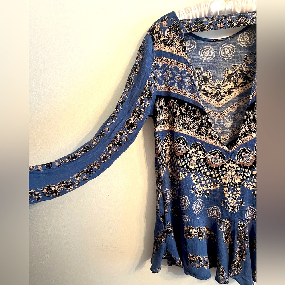 Free People Beautiful and Flattering Long Sleeve Shirt, Size Large